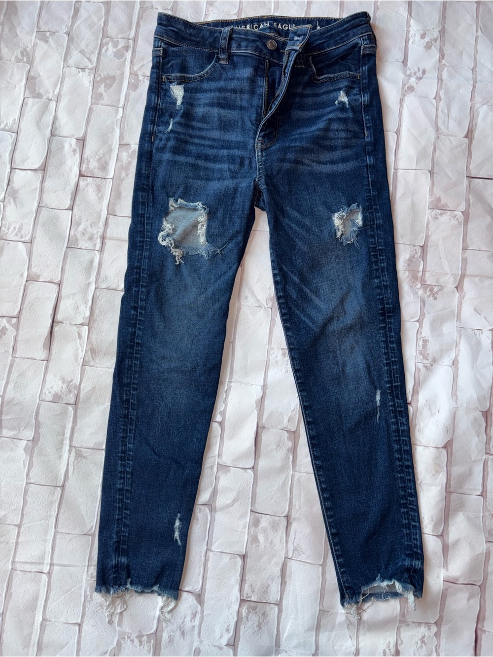 Women’s Size US 6 Short American Eagle Outfitters Dark Blue Ripped Skinny Jeans